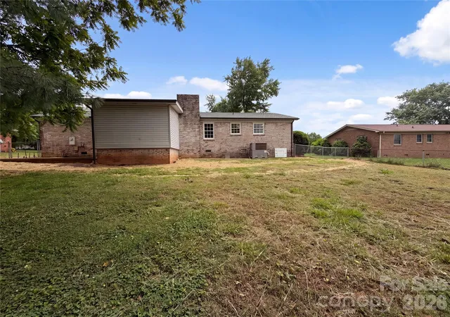 Photo 4 of Single family home for sale at 814 Charles Rd, Shelby, NC 28152 | MLS# 4381007 | Listing updated on 2026-09-10