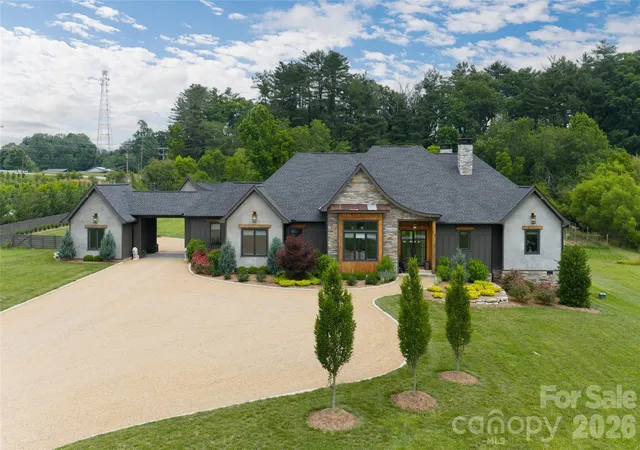 Photo 2 of Single family home for sale at 23 Benton Farms Ln, Horse Shoe, NC 28742 | MLS# 4381023 | Listing updated on 2026-10-03