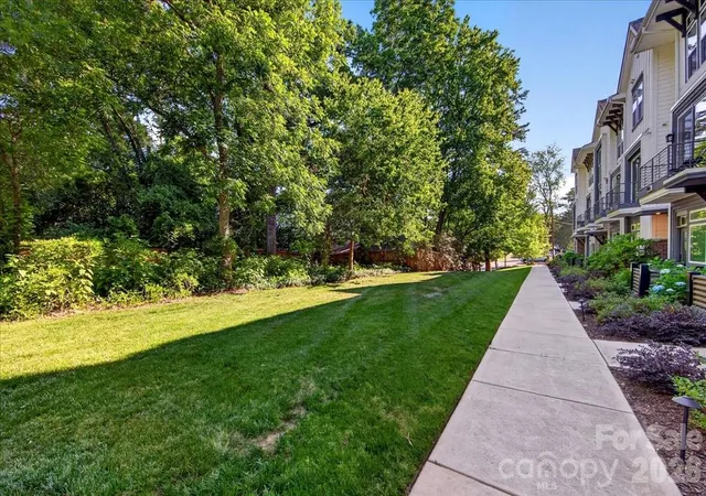 Photo 4 of Townhouse for sale at 4136 Castleton Rd, Charlotte, NC 28211 | MLS# 4381124 | Listing updated on 2026-09-14