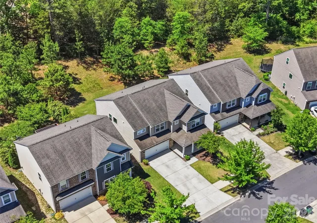 Photo 3 of Single family home for sale at 13714 Canterbury Castle Dr, Charlotte, NC 28273 | MLS# 4381185 | Listing updated on 2026-09-15