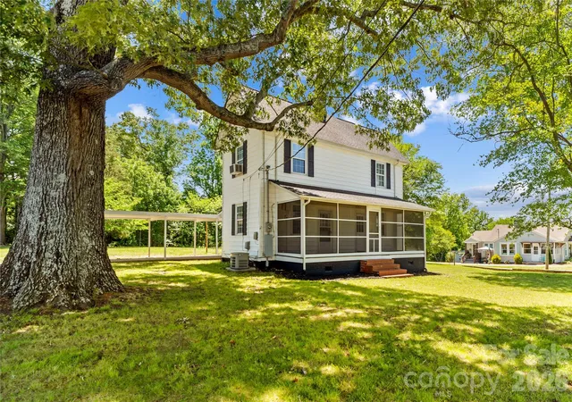 Photo 1 of Single family home for sale at 180 Center St, Cooleemee, NC 27014 | MLS# 4381275 | Listing updated on 2026-09-24
