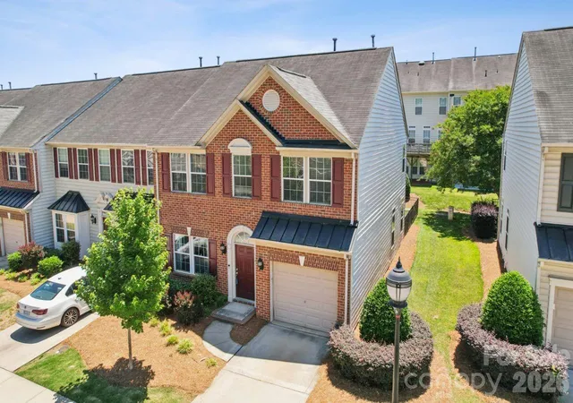 Photo 3 of Townhouse for sale at 3233 Park S Sta Blvd, Charlotte, NC 28210 | MLS# 4381537 | Listing updated on 2026-09-12