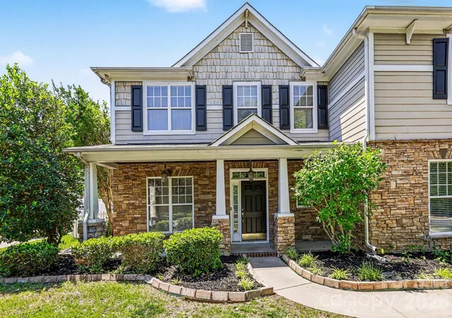 Photo 3 of Single family home for sale at 1015 Taylor Glenn Ln, Indian Trail, NC 28079 | MLS# 4381777 | Listing updated on 2026-09-11