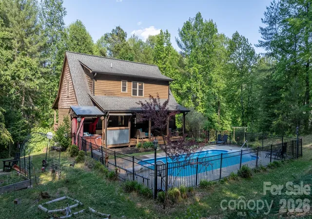 Photo 2 of Single family home for sale at 3355 Helton Hartley Pl, Lenoir, NC 28645 | MLS# 4381780 | Listing updated on 2026-09-12