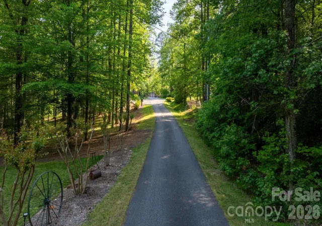 Photo 3 of Single family home for sale at 3355 Helton Hartley Pl, Lenoir, NC 28645 | MLS# 4381780 | Listing updated on 2026-09-12