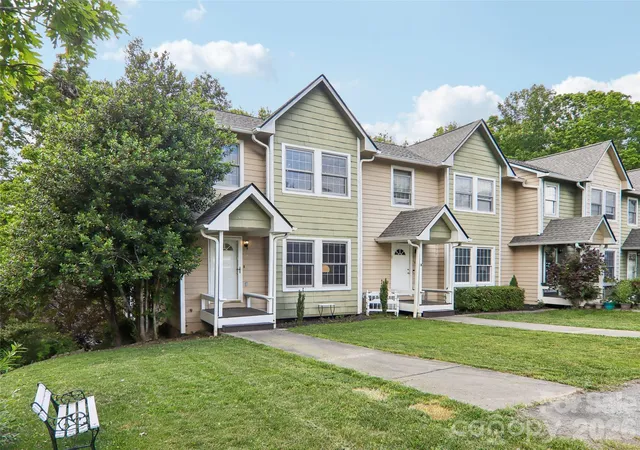 Photo 2 of Townhouse for sale at 34 Union Chapel Rd #7, Weaverville, NC 28787 | MLS# 4381929 | Listing updated on 2026-09-10