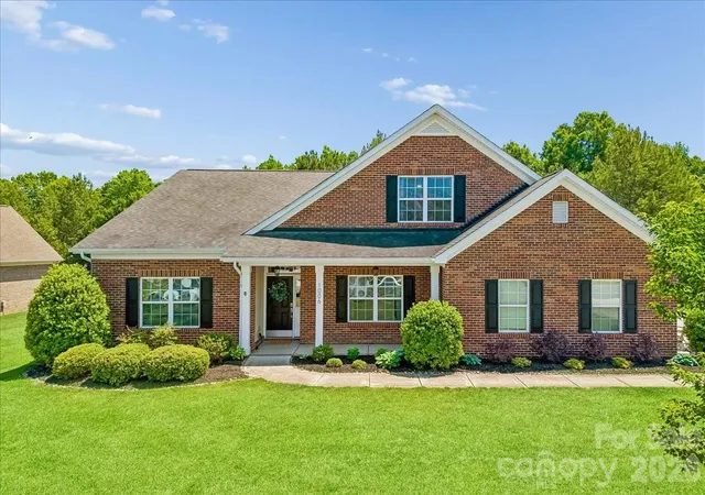 Photo 1 of Single family home for sale at 1006 Spring Rose Ln, Matthews, NC 28104 | MLS# 4382311 | Listing updated on 2026-09-12