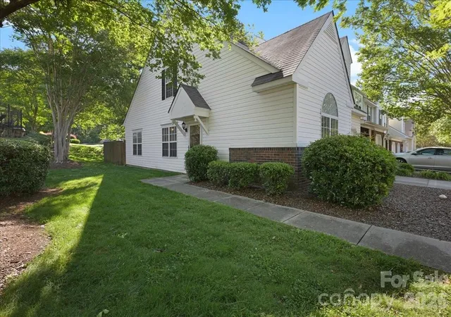 Photo 2 of Townhouse for sale at 8935 Houston Ridge Rd, Charlotte, NC 28277 | MLS# 4383140 | Listing updated on 2026-10-06