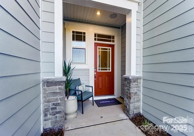 Photo 3 of Townhouse for sale at 328 Laura Elizabeth Ln, Clover, SC 29710 | MLS# 4383269 | Listing updated on 2026-09-15