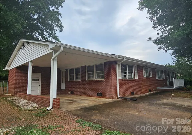 Photo 2 of Single family home for sale at 3025 Hazel Dr, Shelby, NC 28152 | MLS# 4383681 | Listing updated on 2026-09-11
