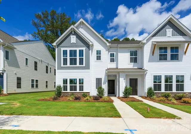 Photo 3 of Townhouse for sale at 6557 Fire Lily Ln, Charlotte, NC 28216 | MLS# 4383907 | Listing updated on 2026-09-21