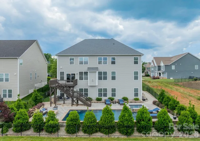 Photo 3 of Mansion for sale at 208 Canoe Pole Ln, Mooresville, NC 28117 | MLS# 4383925 | Listing updated on 2026-09-15