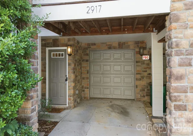 Photo 3 of Townhouse for sale at 2917 Craftsman Ln, Charlotte, NC 28204 | MLS# 4384018 | Listing updated on 2026-10-04