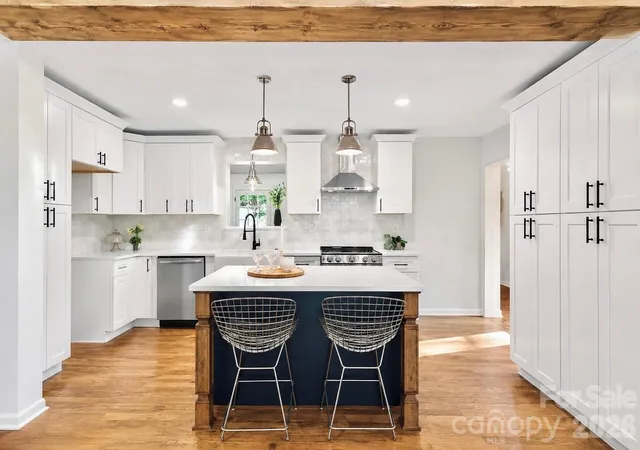 Photo 1 of Single family home for sale at 3840 Colebrook Rd, Charlotte, NC 28215 | MLS# 4384060 | Listing updated on 2026-09-12