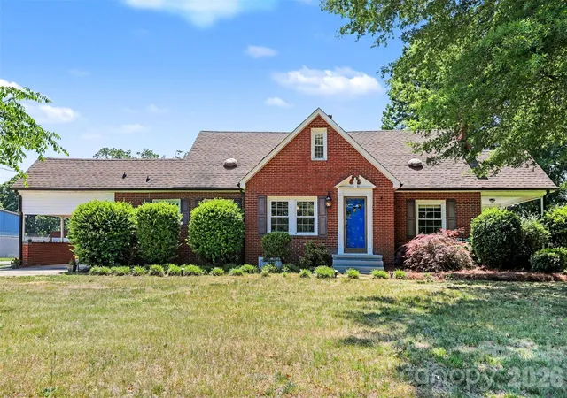 Photo 3 of Single family home for sale at 2068 Statesville Hwy, Mooresville, NC 28115 | MLS# 4384459 | Listing updated on 2026-09-15
