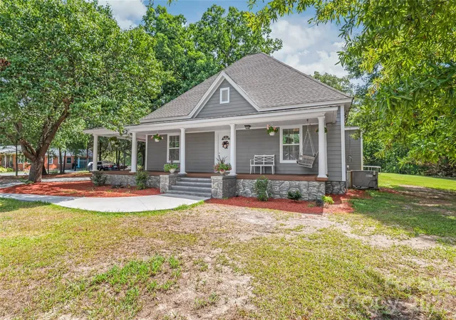 Photo 2 of Single family home for sale at 243 S Main St, Wingate, NC 28174 | MLS# 4384618 | Listing updated on 2026-09-15