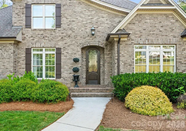 Photo 4 of Single family home for sale at 8050 Windswept Dr, Belews Creek, NC 27009 | MLS# 4384774 | Listing updated on 2026-09-15