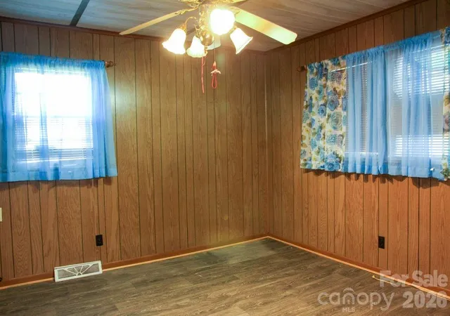 Photo 2 of Single family home for sale at 905 S 10th Street, Bessemer City, NC 28016 | MLS# 4384876 | Listing updated on 2026-09-13