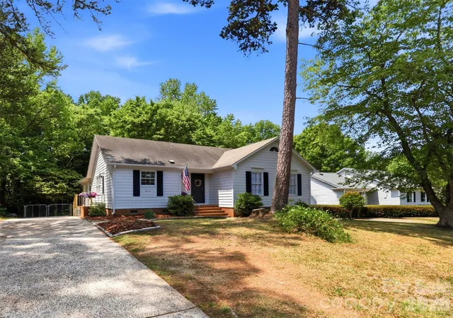 Photo 3 of Single family home for sale at 9624 Central Dr, Mint Hill, NC 28227 | MLS# 4385094 | Listing updated on 2026-10-02