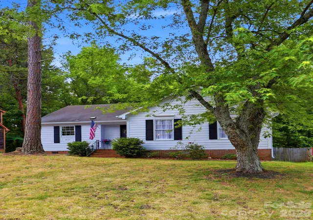 Photo 3 of Single family home for sale at 9624 Central Dr, Mint Hill, NC 28227 | MLS# 4385094 | Listing updated on 2026-10-02
