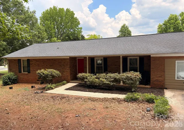 Photo 2 of Single family home for sale at 1709 Andover St Nw, Concord, NC 28027 | MLS# 4385139 | Listing updated on 2026-09-11