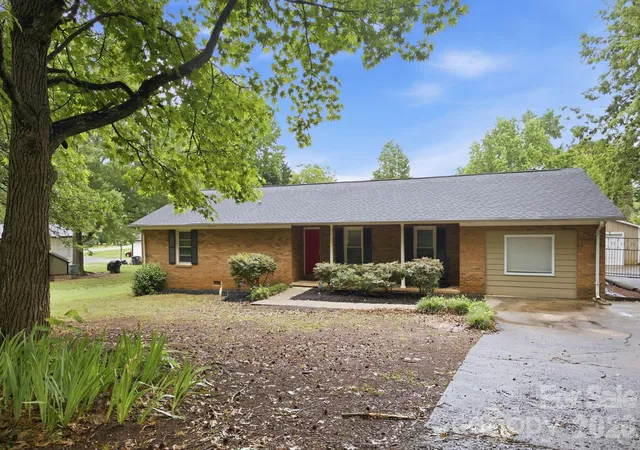 Photo 3 of Single family home for sale at 1709 Andover St Nw, Concord, NC 28027 | MLS# 4385139 | Listing updated on 2026-09-11