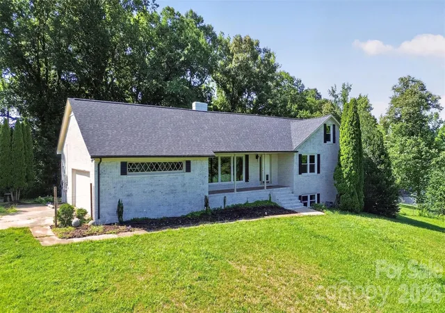Photo 3 of Single family home for sale at 2004 Fountain Ln, Stanley, NC 28164 | MLS# 4385342 | Listing updated on 2026-09-14