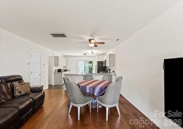 Photo 2 of Single family home for sale at 3119 Decapolis Dr, Charlotte, NC 28215 | MLS# 4385642 | Listing updated on 2026-10-07