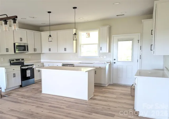 Photo 2 of Single family home for sale at 38068 Porter Rd, Albemarle, NC 28001 | MLS# 4385883 | Listing updated on 2026-09-09