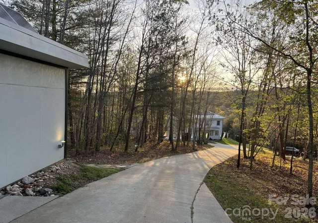 Photo 4 of Single family home for sale at 3445 Irish Hills Rd, Morganton, NC 28655 | MLS# 4385926 | Listing updated on 2026-09-15