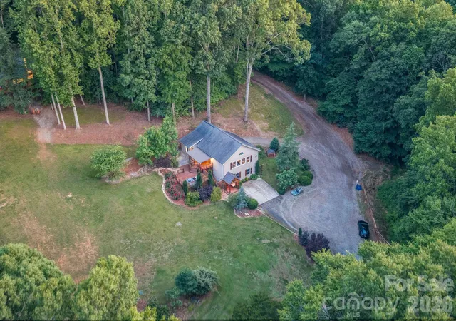 Photo 3 of Single family home for sale at 9870 Harvest Ln, Davidson, NC 28036 | MLS# 4385994 | Listing updated on 2026-09-24