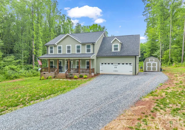 Photo 2 of Single family home for sale at 905 Rolling Rd, Lincolnton, NC 28092 | MLS# 4386147 | Listing updated on 2026-09-25