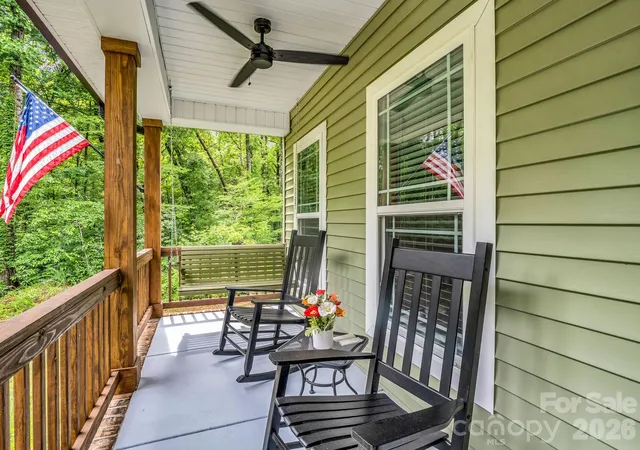 Photo 3 of Single family home for sale at 905 Rolling Rd, Lincolnton, NC 28092 | MLS# 4386147 | Listing updated on 2026-09-25