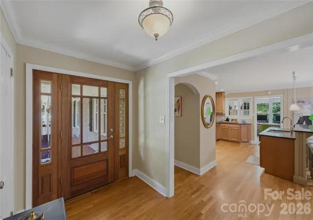 Photo 4 of Single family home for sale at 6014 Glenridge Rd, Charlotte, NC 28211 | MLS# 4386522 | Listing updated on 2026-10-14