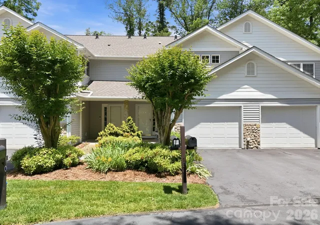 Photo 1 of Condo for sale at 135 Ewarts Pond Rd, Hendersonville, NC 28739 | MLS# 4386666 | Listing updated on 2026-09-26