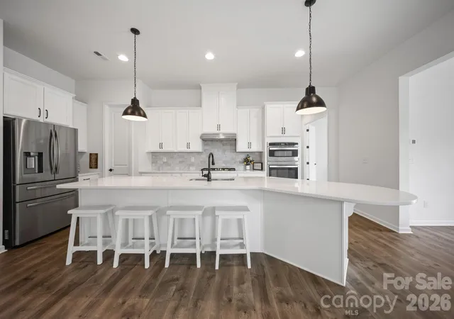 Photo 1 of Single family home for sale at 7920 Crk Park Dr, Denver, NC 28037 | MLS# 4386729 | Listing updated on 2026-09-30