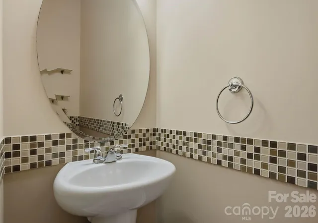 Photo 4 of Townhouse for sale at 2403 Diplomat Ln, Charlotte, NC 28210 | MLS# 4387067 | Listing updated on 2026-09-23