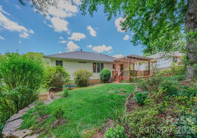 Single family home for sale at 102 Forest Lake Dr, Asheville, NC 28803 | MLS# 4387352
