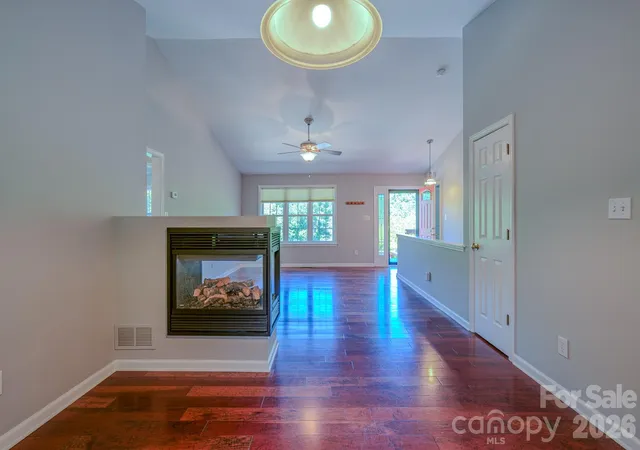 Photo 4 of Single family home for sale at 102 Forest Lake Dr, Asheville, NC 28803 | MLS# 4387352 | Listing updated on 2026-10-08
