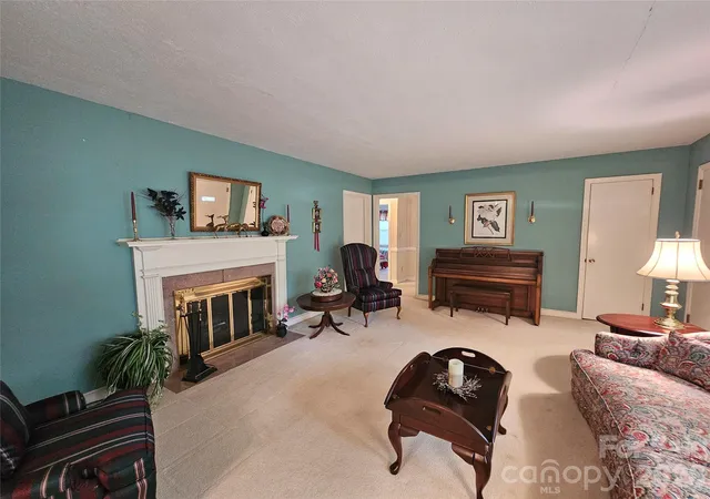 Photo 4 of Single family home for sale at 331 Woodside Dr, Shelby, NC 28150 | MLS# 4387360 | Listing updated on 2026-09-11