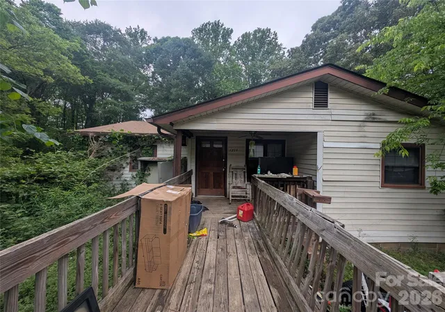 Photo 1 of Single family home for sale at 1218 B Essex St, Gastonia, NC 28052 | MLS# 4387390 | Listing updated on 2026-10-02