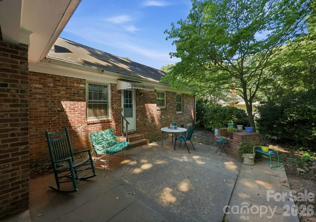 Photo 3 of Single family home for sale at 401 White Oaks Dr, Salisbury, NC 28147 | MLS# 4387648 | Listing updated on 2026-09-09