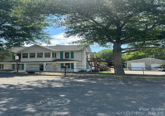 Photo 1 of Single family home for sale at 1407 N College Ave, Newton, NC 28658 | MLS# 4388178 | Listing updated on 2026-09-13