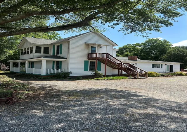 Photo 2 of Single family home for sale at 1407 N College Ave, Newton, NC 28658 | MLS# 4388178 | Listing updated on 2026-09-13