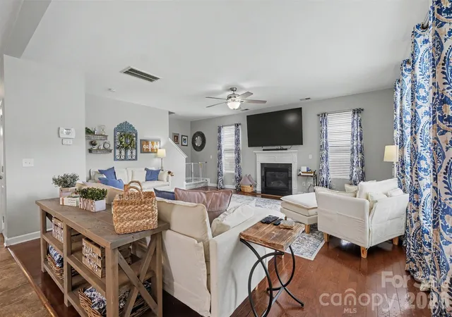 Photo 4 of Single family home for sale at 3005 Corrona Ln, Indian Trail, NC 28079 | MLS# 4388387 | Listing updated on 2026-10-03