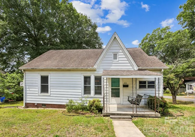 Photo 1 of Single family home for sale at 1010 Desoto Ave, Kannapolis, NC 28083 | MLS# 4388396 | Listing updated on 2026-09-21