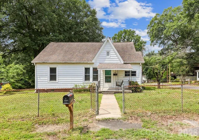 Photo 2 of Single family home for sale at 1010 Desoto Ave, Kannapolis, NC 28083 | MLS# 4388396 | Listing updated on 2026-09-21