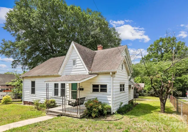 Photo 3 of Single family home for sale at 1010 Desoto Ave, Kannapolis, NC 28083 | MLS# 4388396 | Listing updated on 2026-09-21