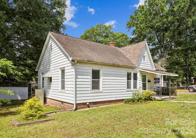 Photo 3 of Single family home for sale at 1010 Desoto Ave, Kannapolis, NC 28083 | MLS# 4388396 | Listing updated on 2026-09-21