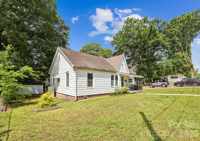 Photo 4 of Single family home for sale at 1010 Desoto Ave, Kannapolis, NC 28083 | MLS# 4388396 | Listing updated on 2026-09-21